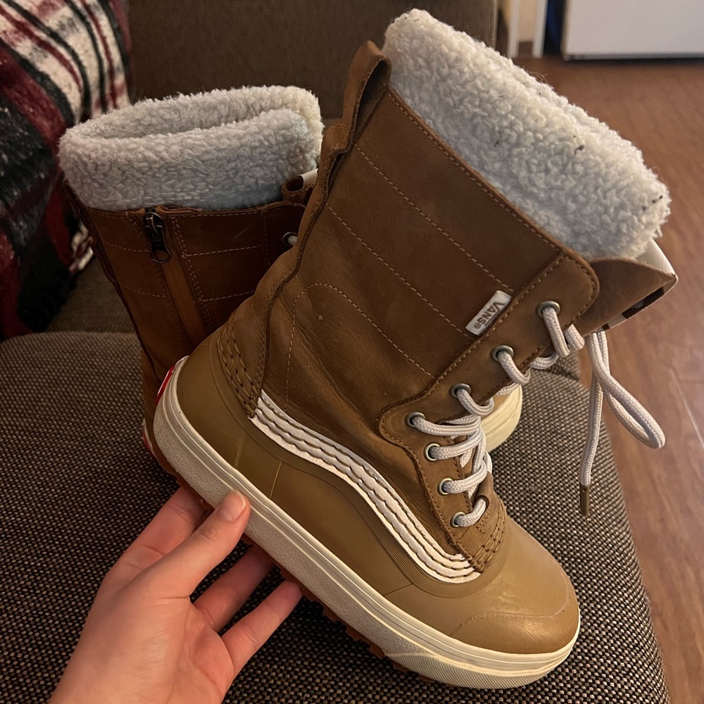 Vans snow boots